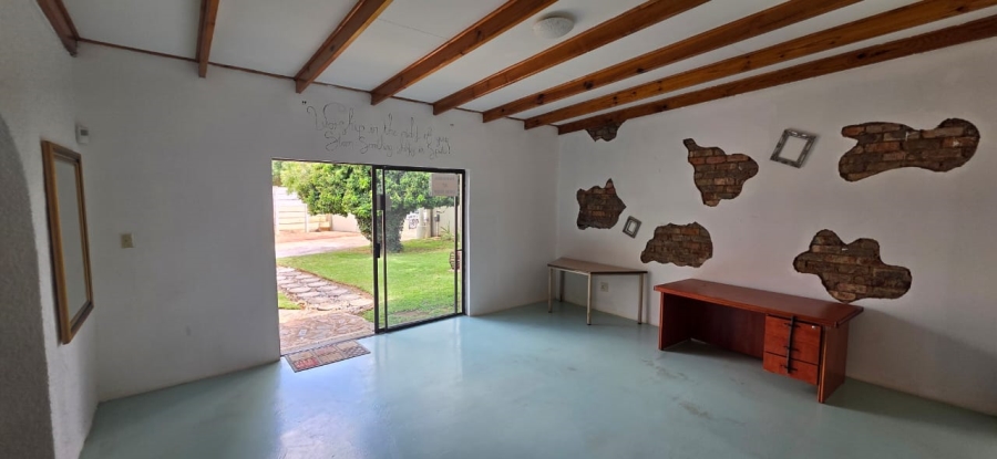 4 Bedroom Property for Sale in Flamwood North West